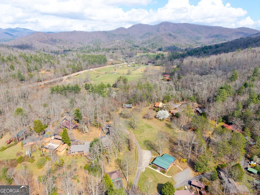 1852 Deer Run Circle Hiawassee GA 30546