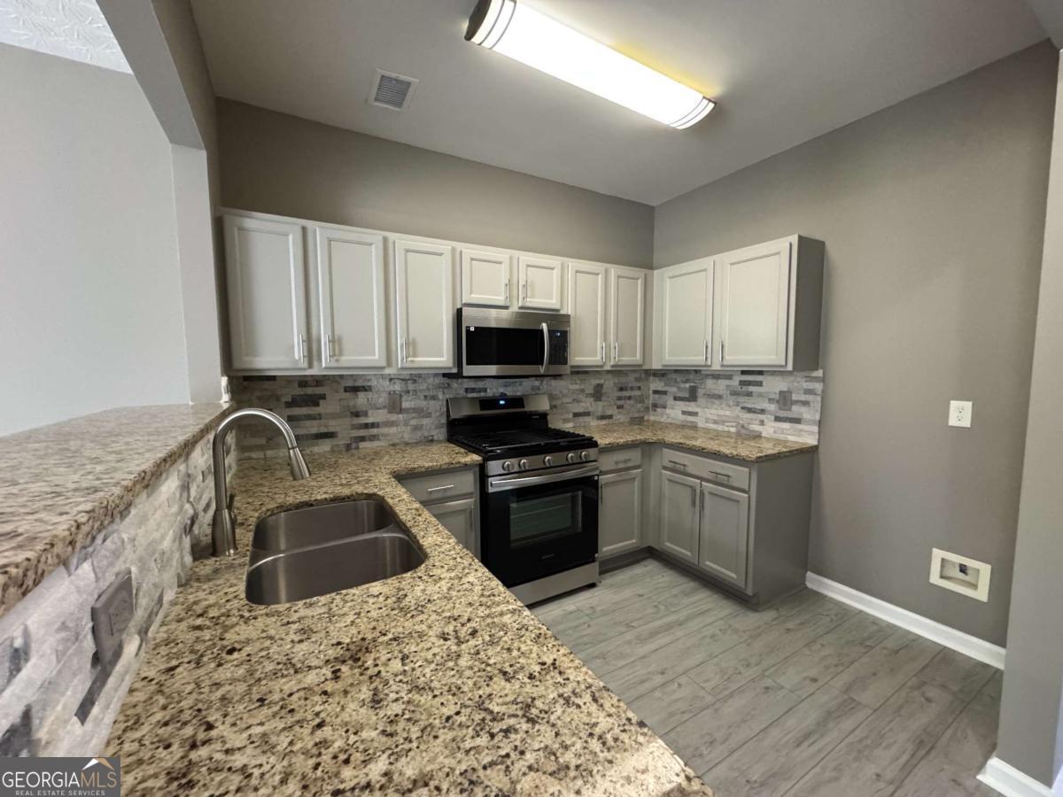 1207 Penhurst Way Lawrenceville GA 30043