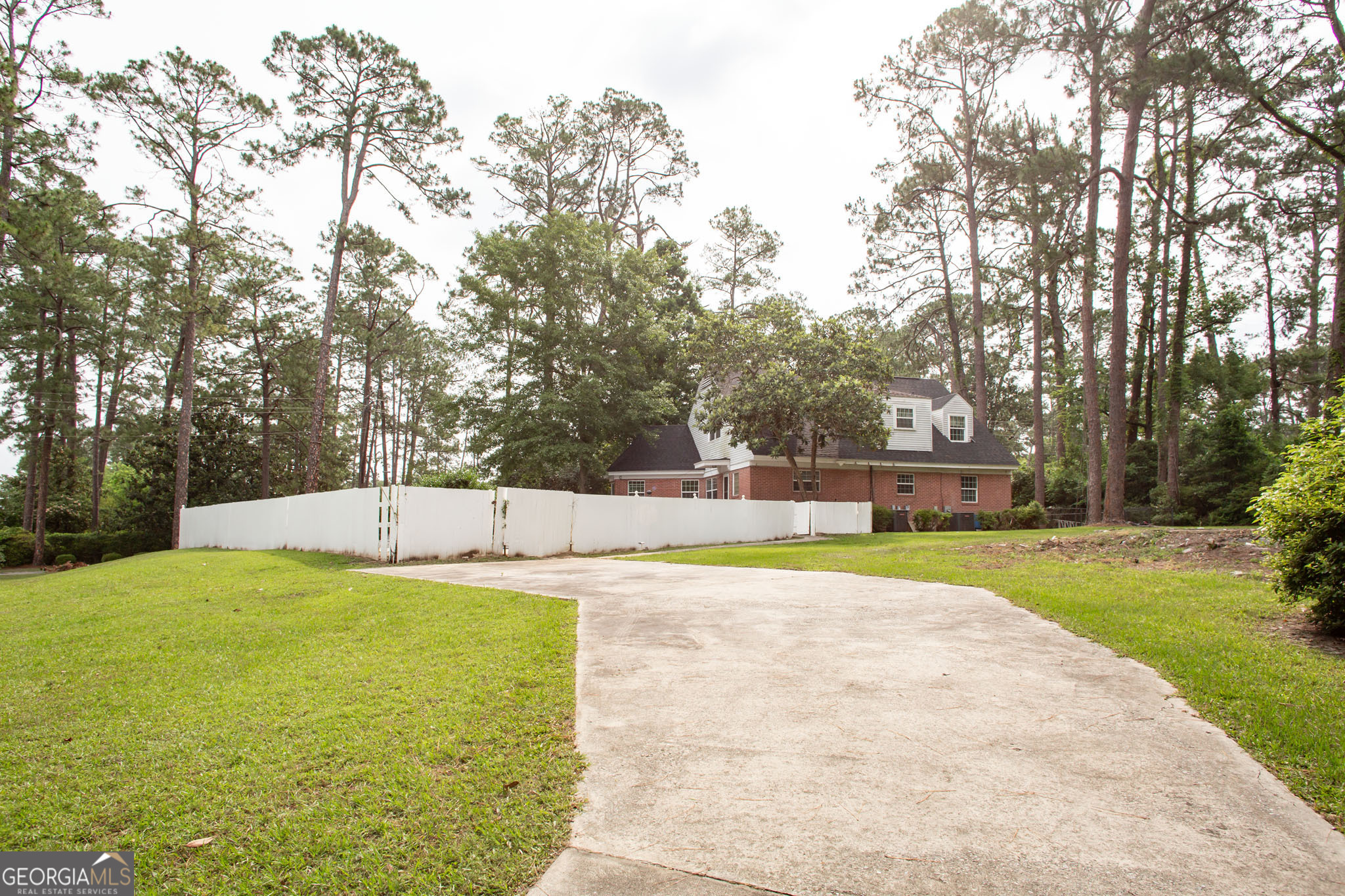 1701 Satilla Boulevard Waycross GA 31501