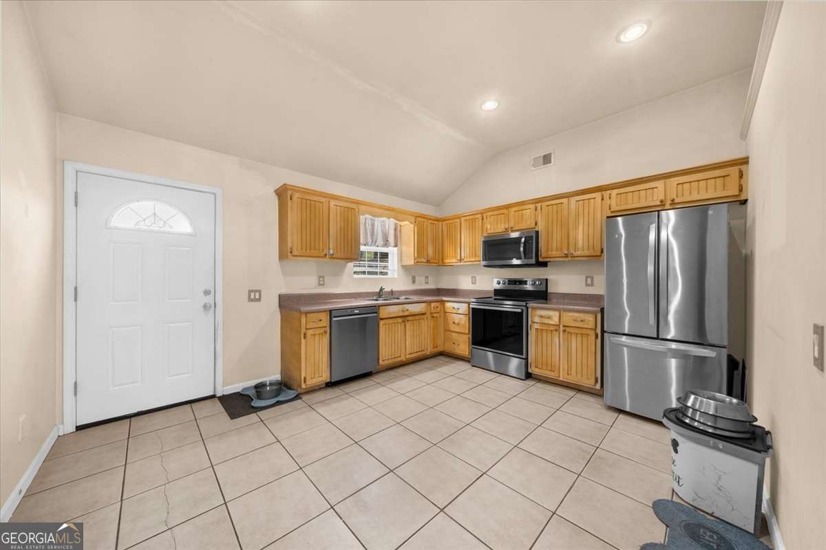 212 Whispering Pine Circle NE White GA 30184