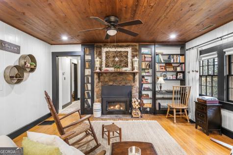 106 Settawig Road Brasstown NC 28902