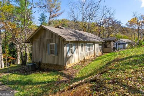 106 Settawig Road Brasstown NC 28902