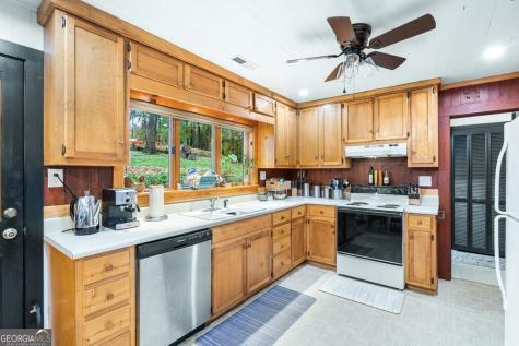 106 Settawig Road Brasstown NC 28902