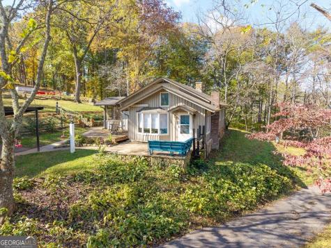 106 Settawig Road Brasstown NC 28902