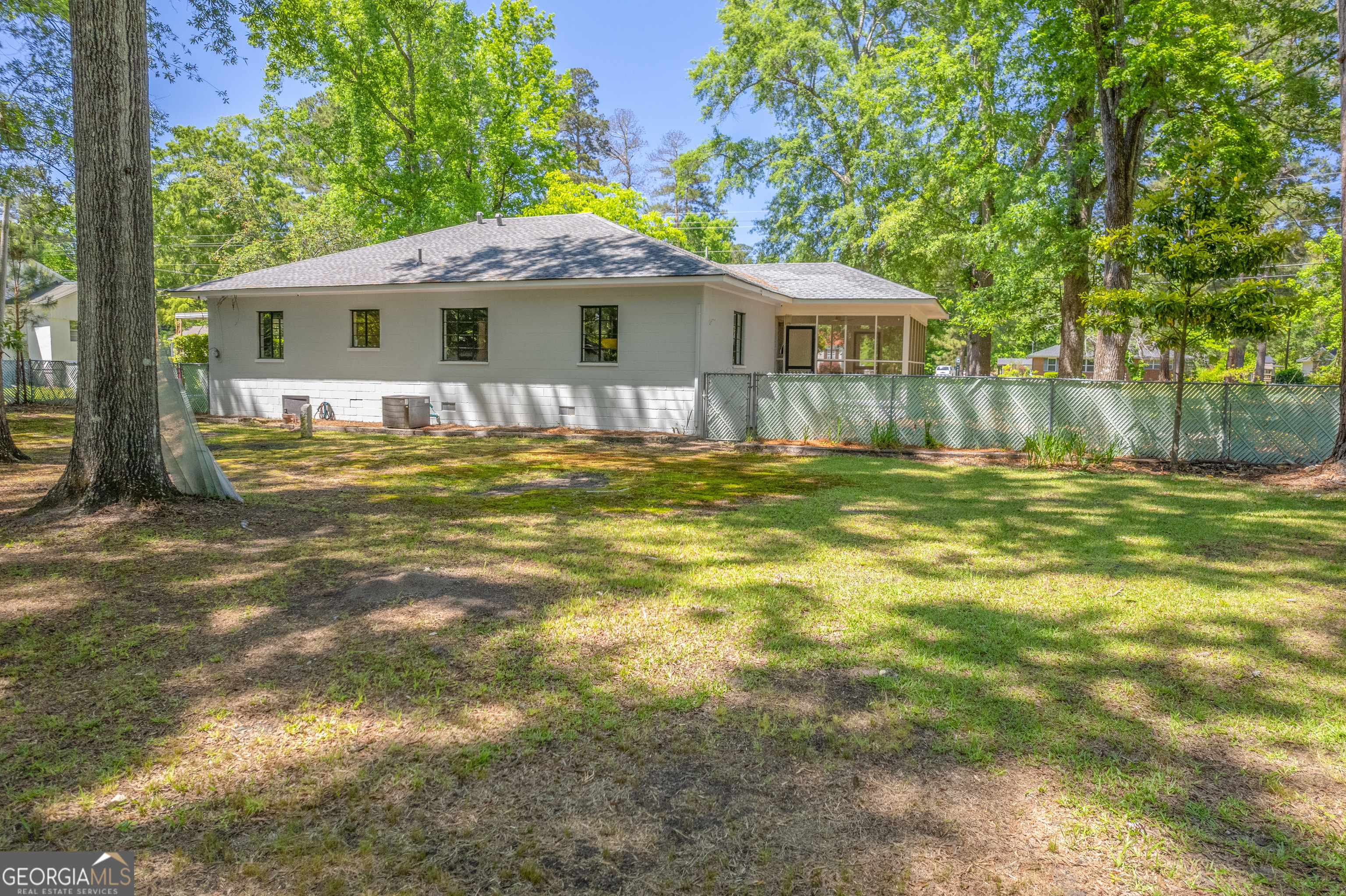 826 E Mccarty Street Sandersville GA 31082