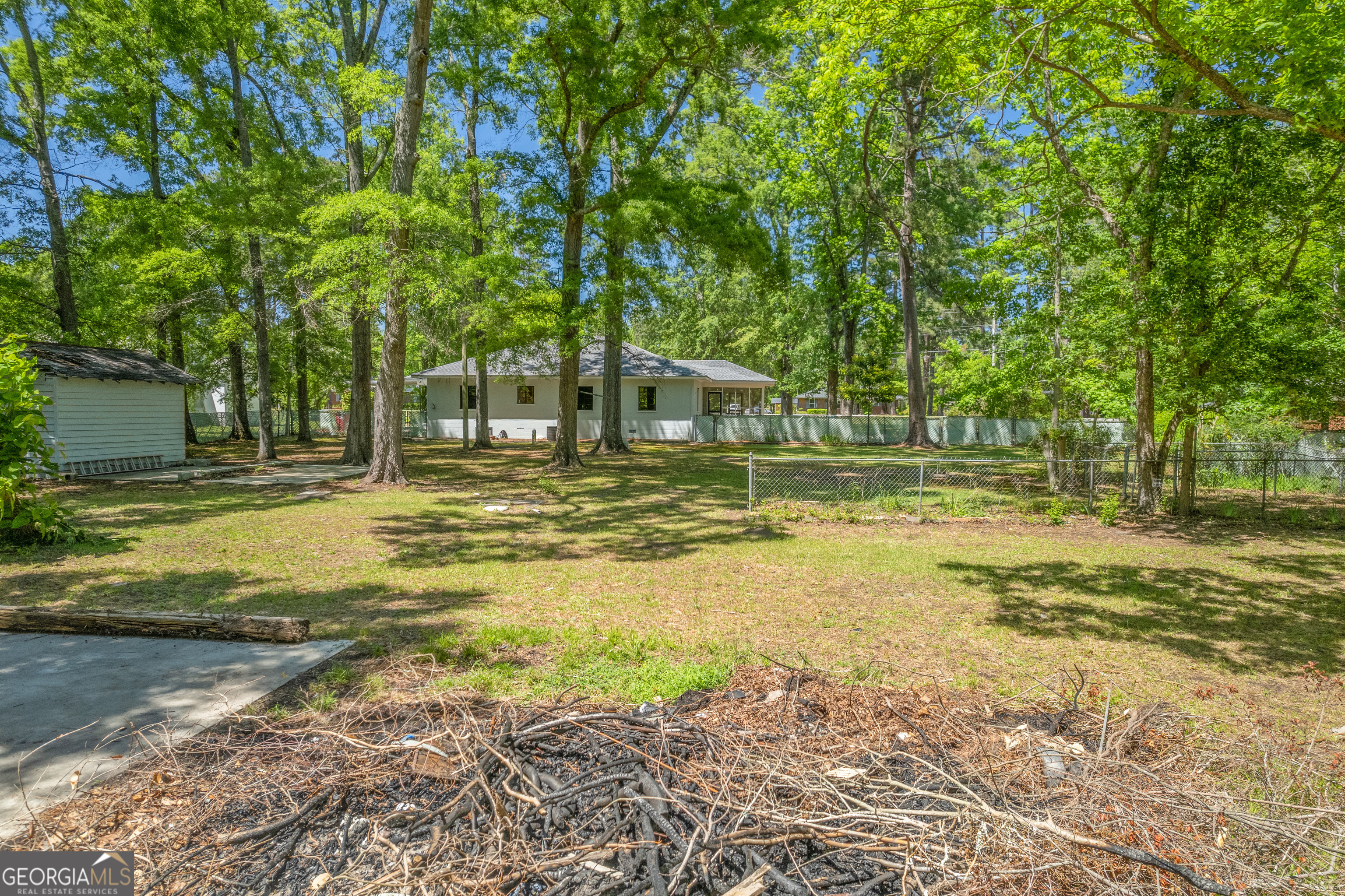826 E Mccarty Street Sandersville GA 31082