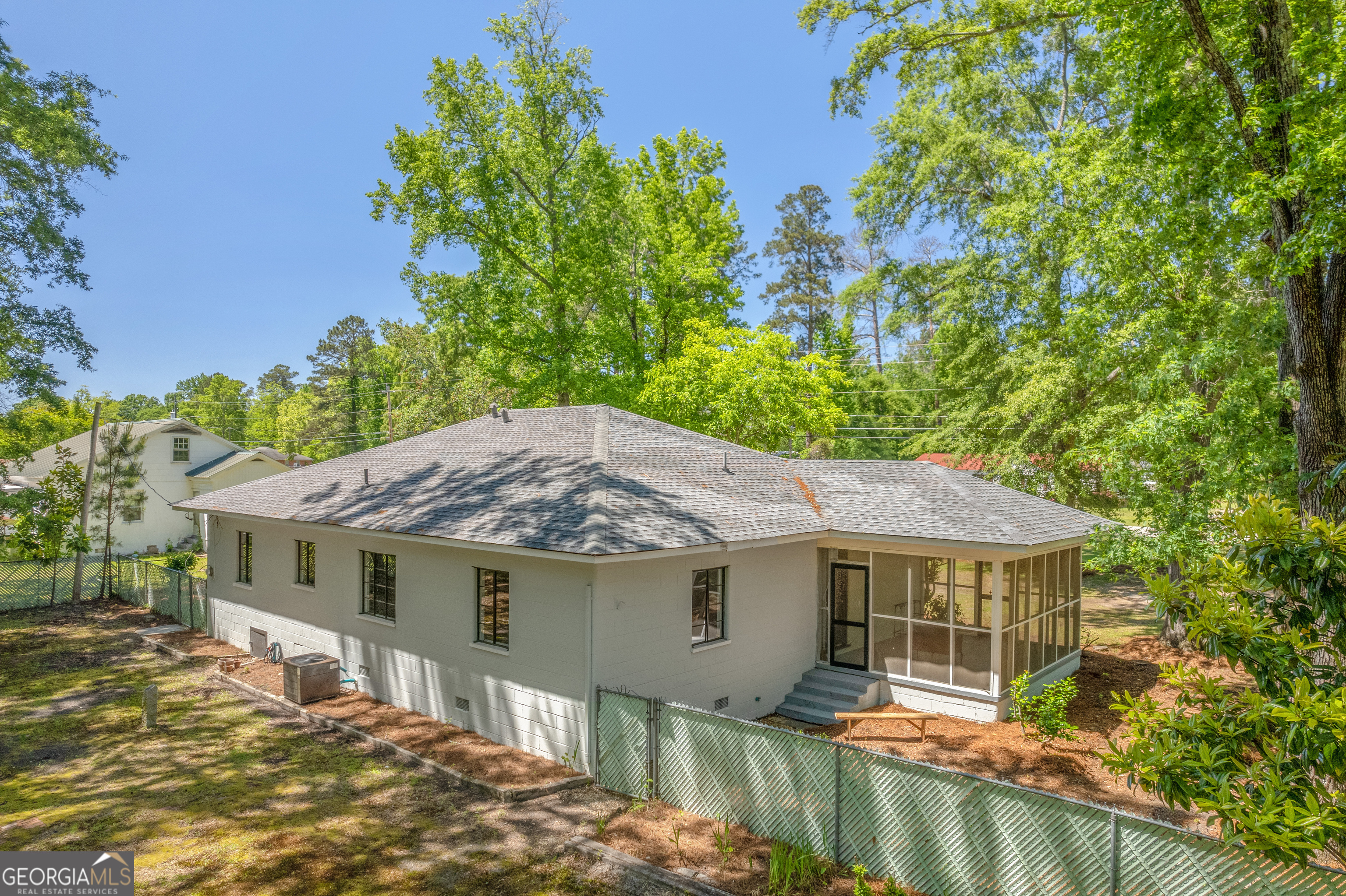 826 E Mccarty Street Sandersville GA 31082