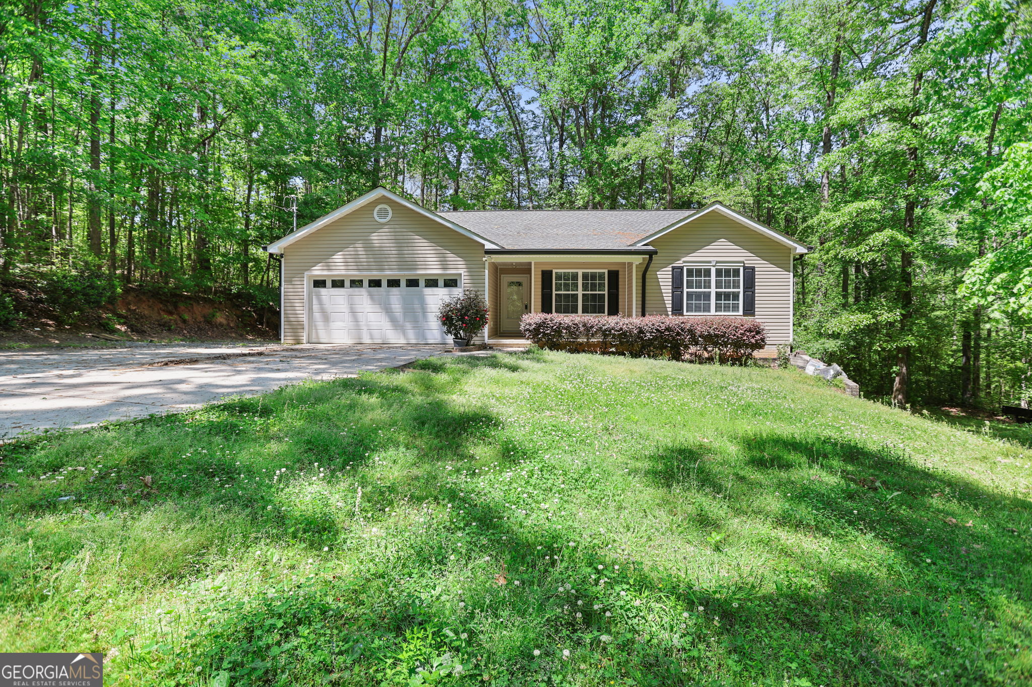 107 Trisha Lane Grantville GA 30220