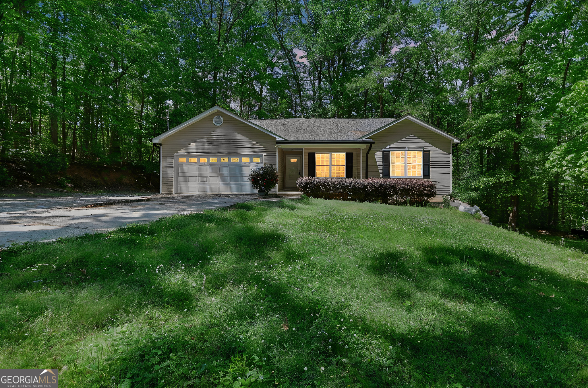107 Trisha Lane Grantville GA 30220