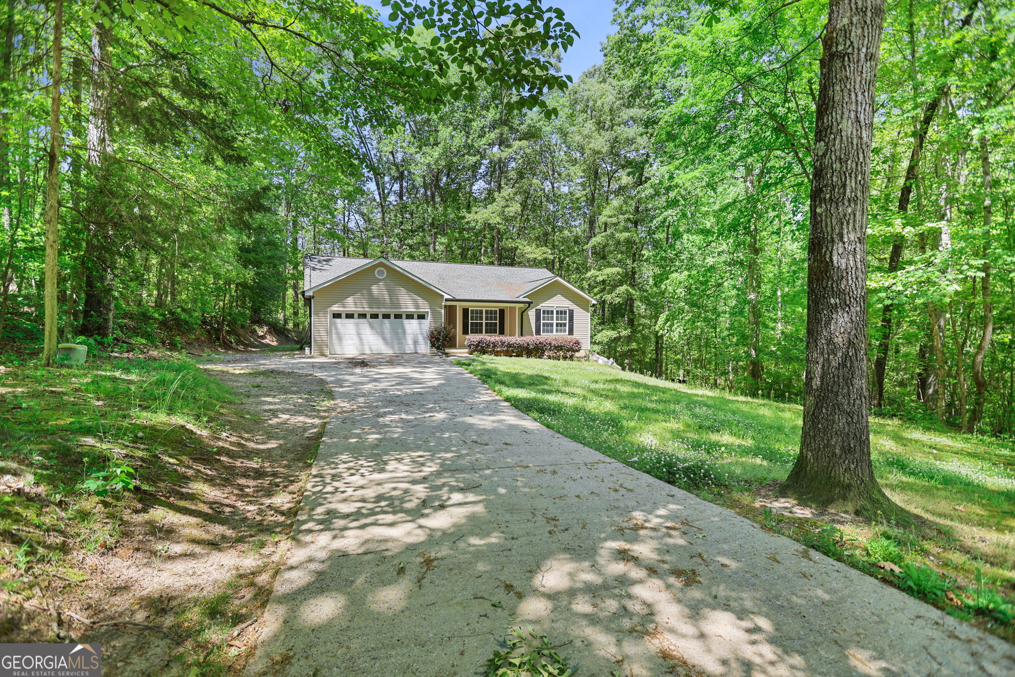 107 Trisha Lane Grantville GA 30220