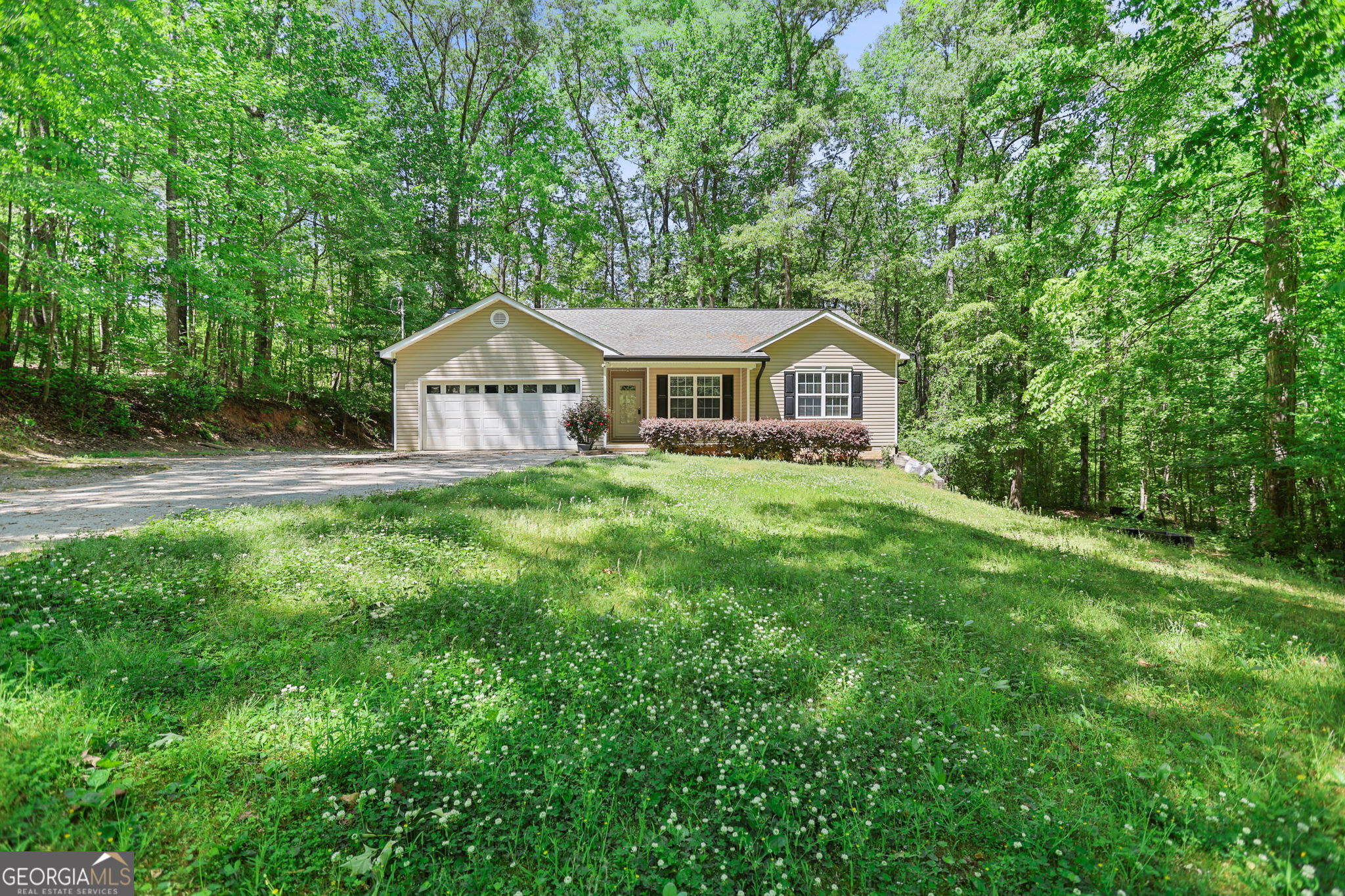 107 Trisha Lane Grantville GA 30220