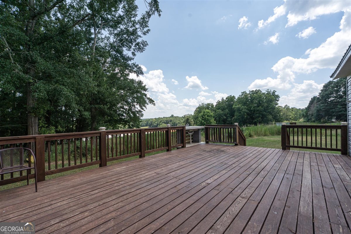 46 Whitsel Hollow Comer GA 30629