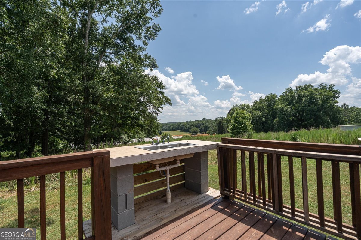 46 Whitsel Hollow Comer GA 30629