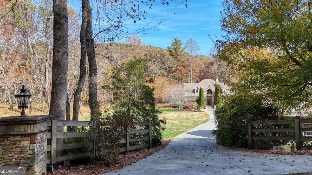 1949 Big Pine Drive Hiawassee GA 30546
