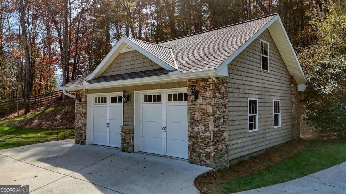 1949 Big Pine Drive Hiawassee GA 30546