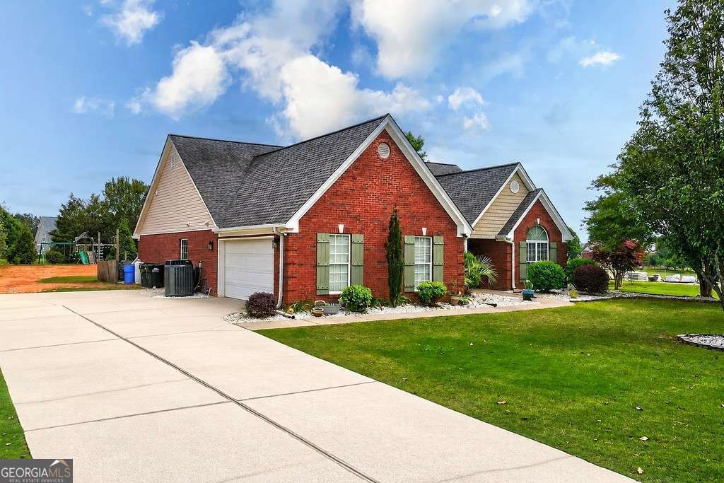 1040 Sapphire Trail Bogart GA 30622