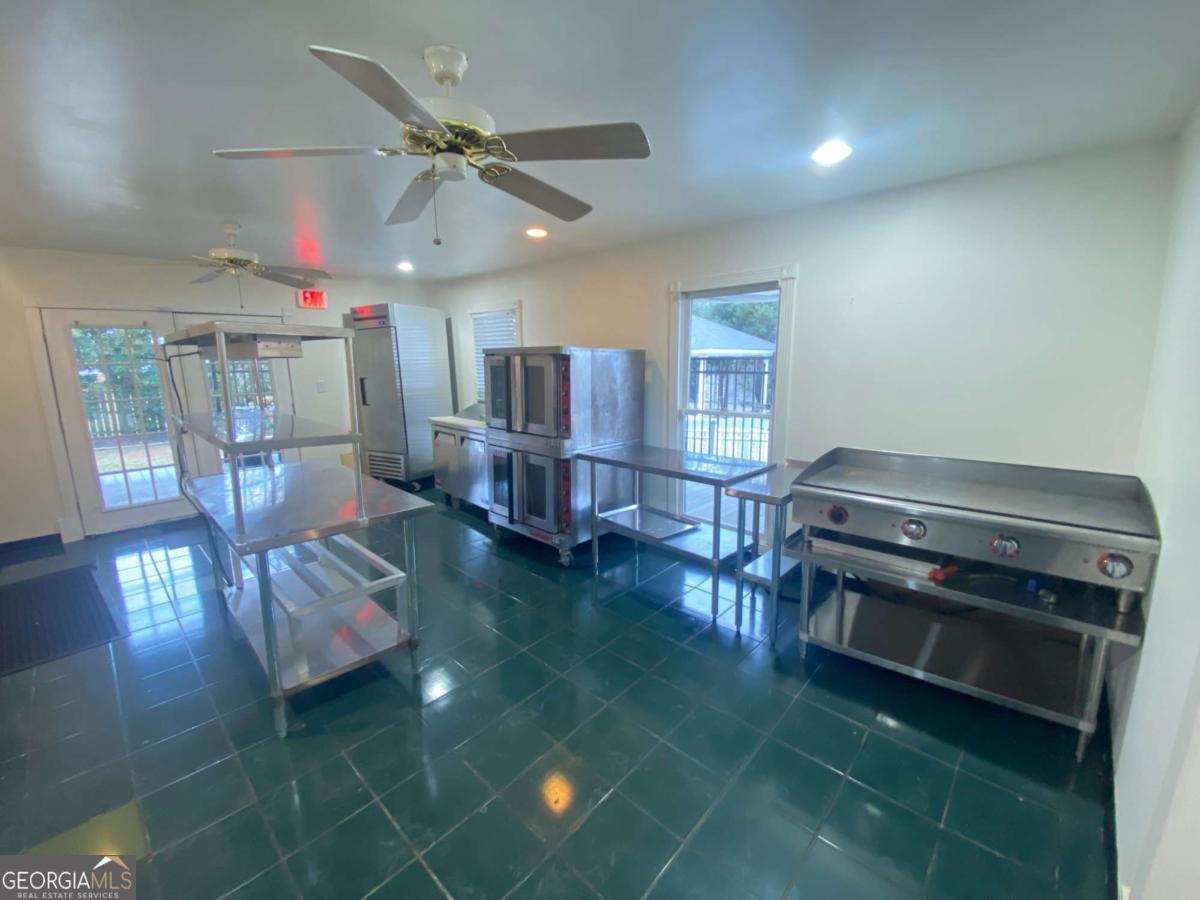 1029 S Elm Street Commerce GA 30529