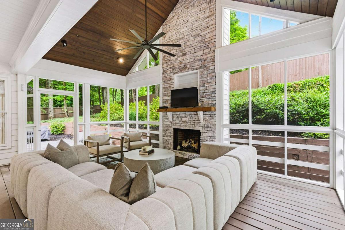 5055 Old Oak Trace Roswell GA 30075