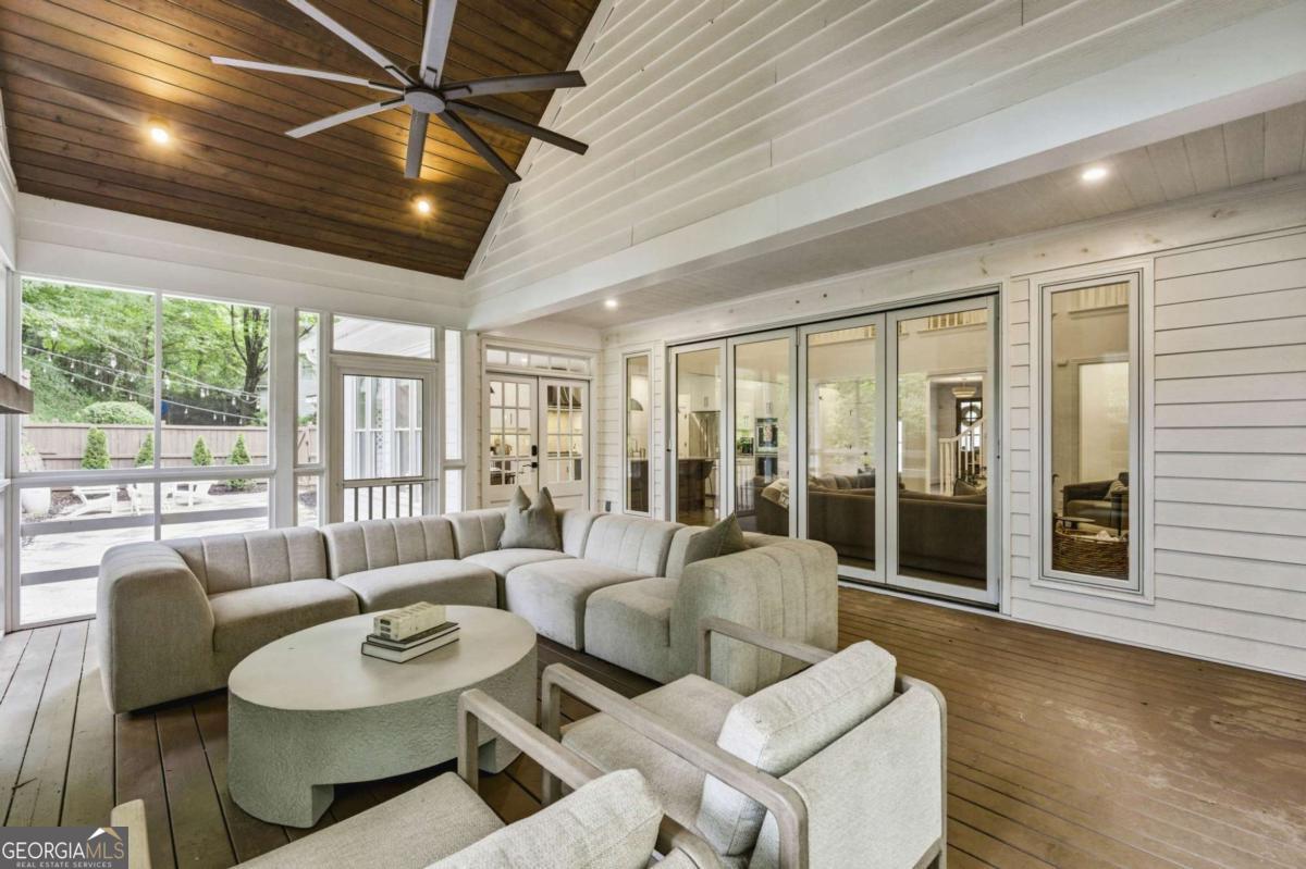 5055 Old Oak Trace Roswell GA 30075