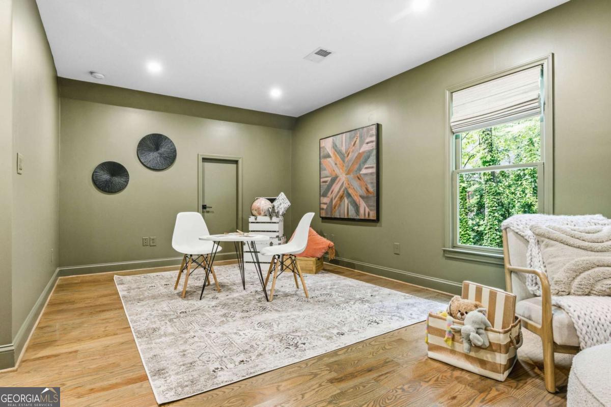 5055 Old Oak Trace Roswell GA 30075