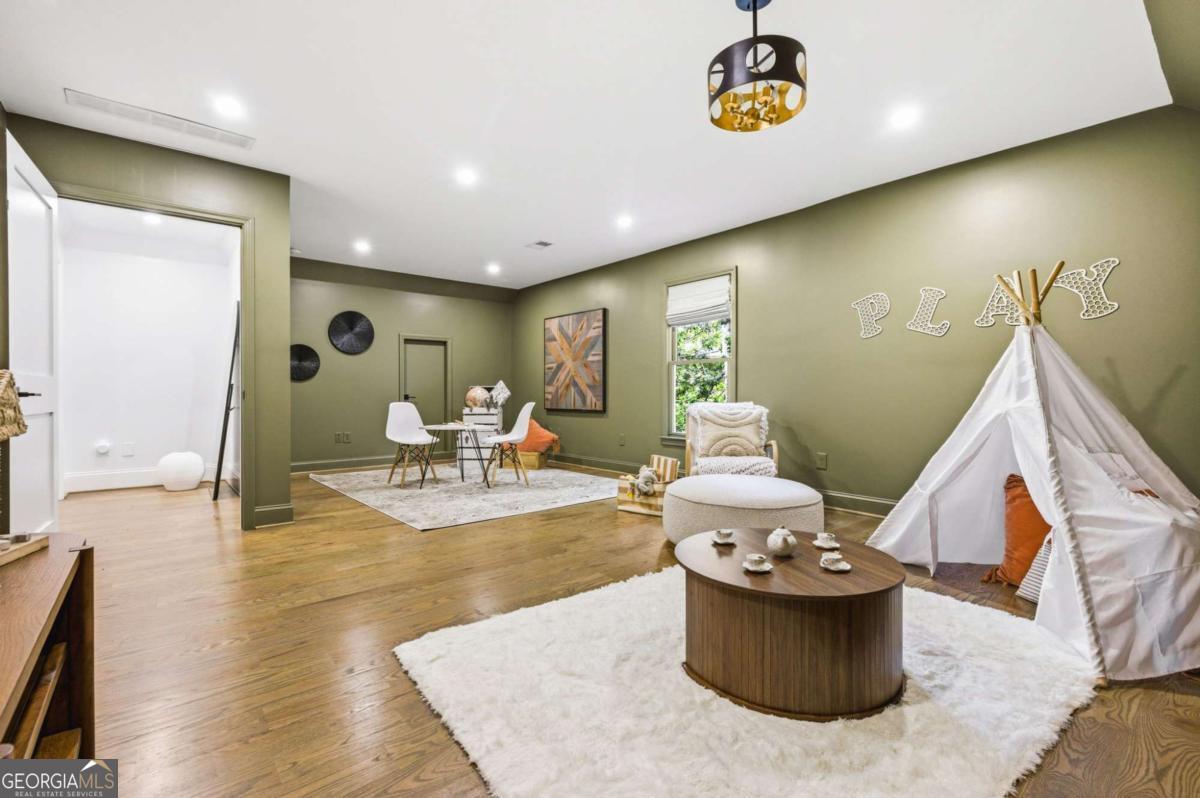 5055 Old Oak Trace Roswell GA 30075
