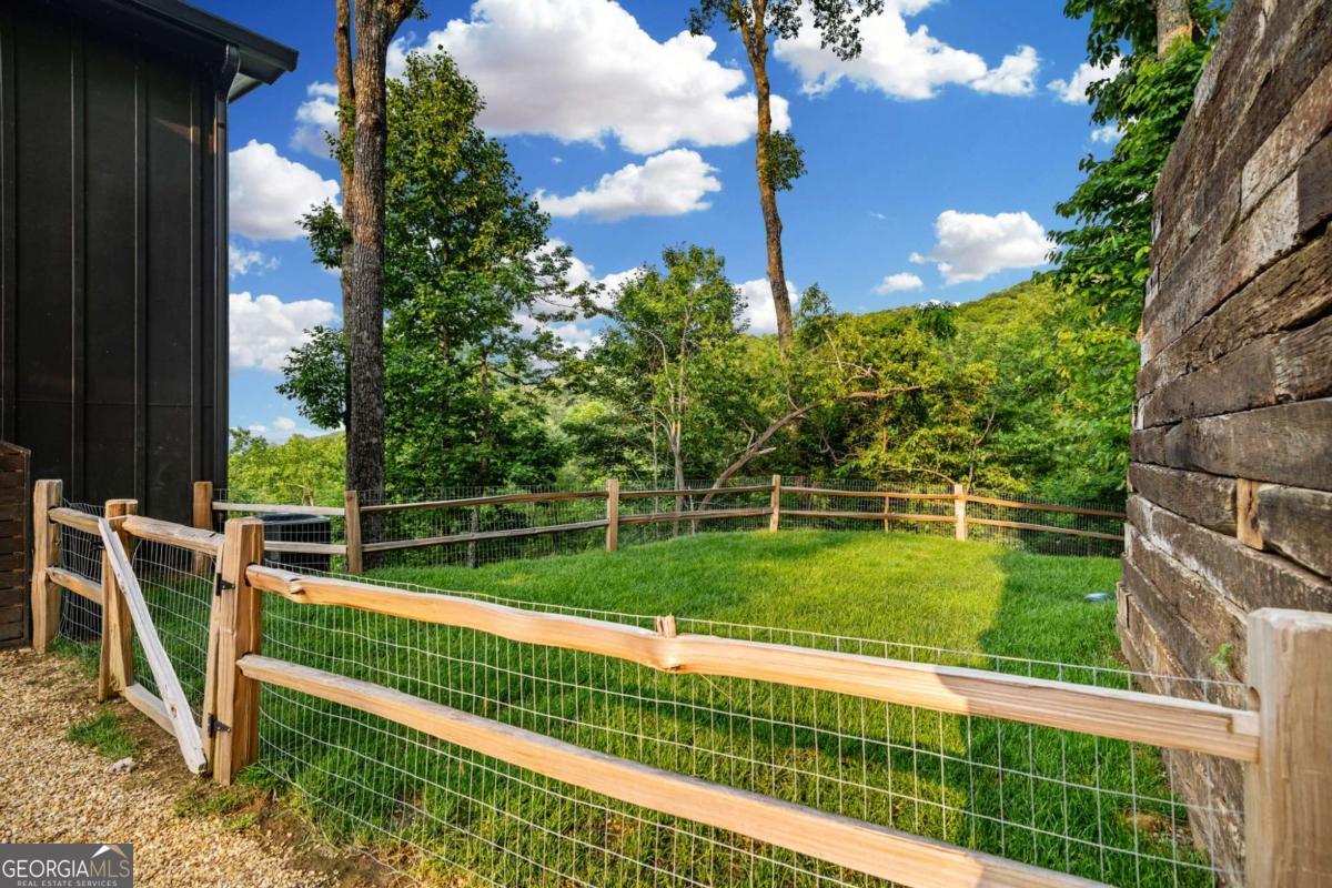61 Ripshin Heights Blue Ridge GA 30513