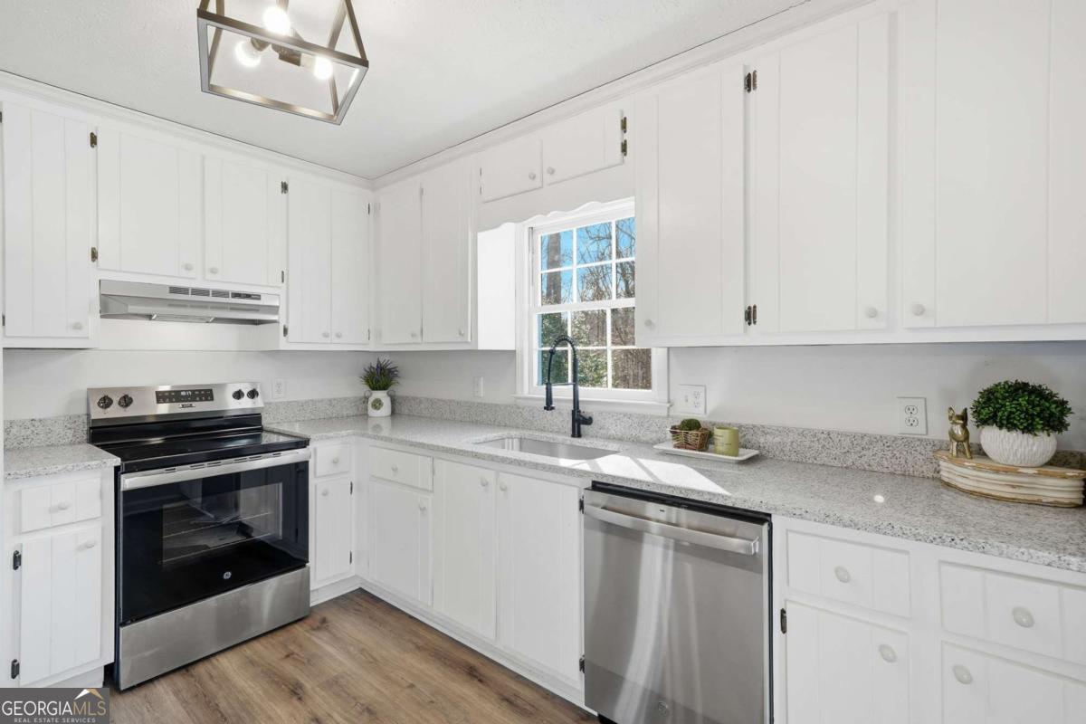 5641 Riding Woods Drive SW Powder Springs GA 30127