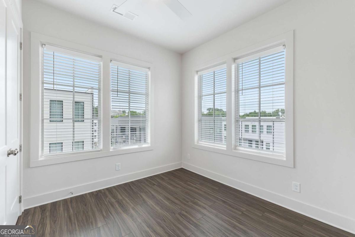 1290 Longreen Terrace NW Atlanta GA 30318