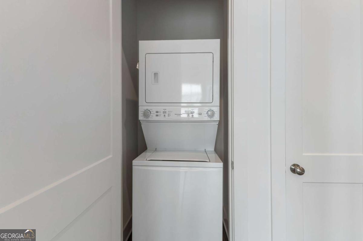 1290 Longreen Terrace NW Atlanta GA 30318