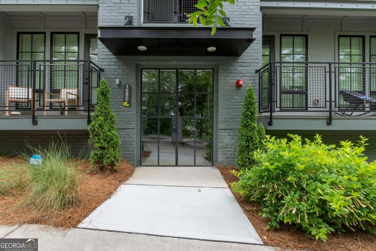 1290 Longreen Terrace NW Atlanta GA 30318