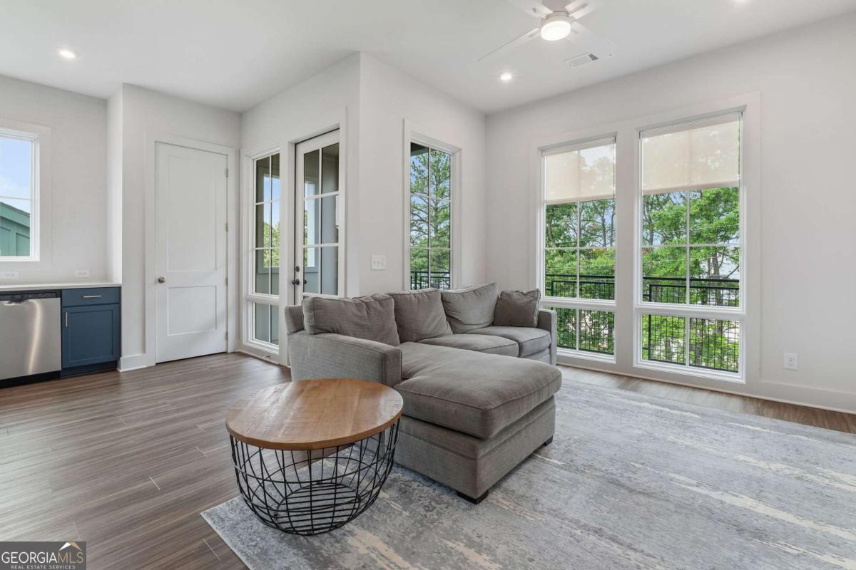 1290 Longreen Terrace NW Atlanta GA 30318