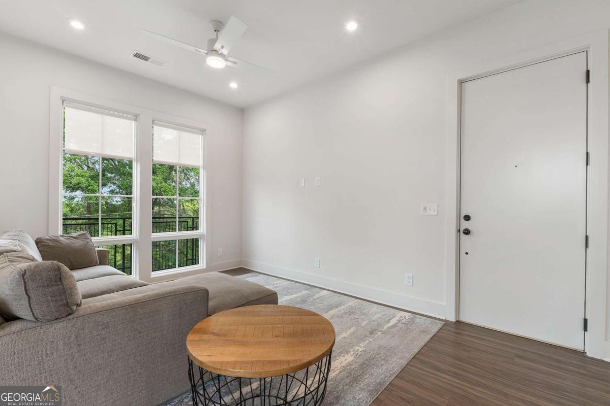1290 Longreen Terrace NW Atlanta GA 30318
