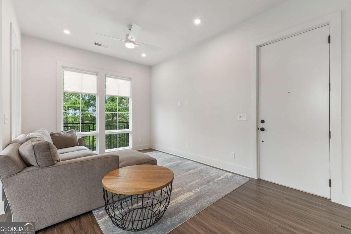 1290 Longreen Terrace NW Atlanta GA 30318