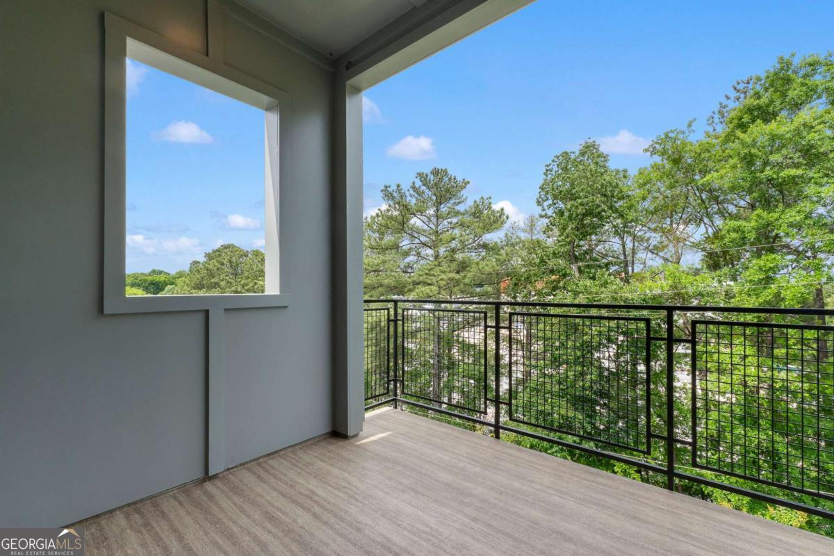 1290 Longreen Terrace NW Atlanta GA 30318