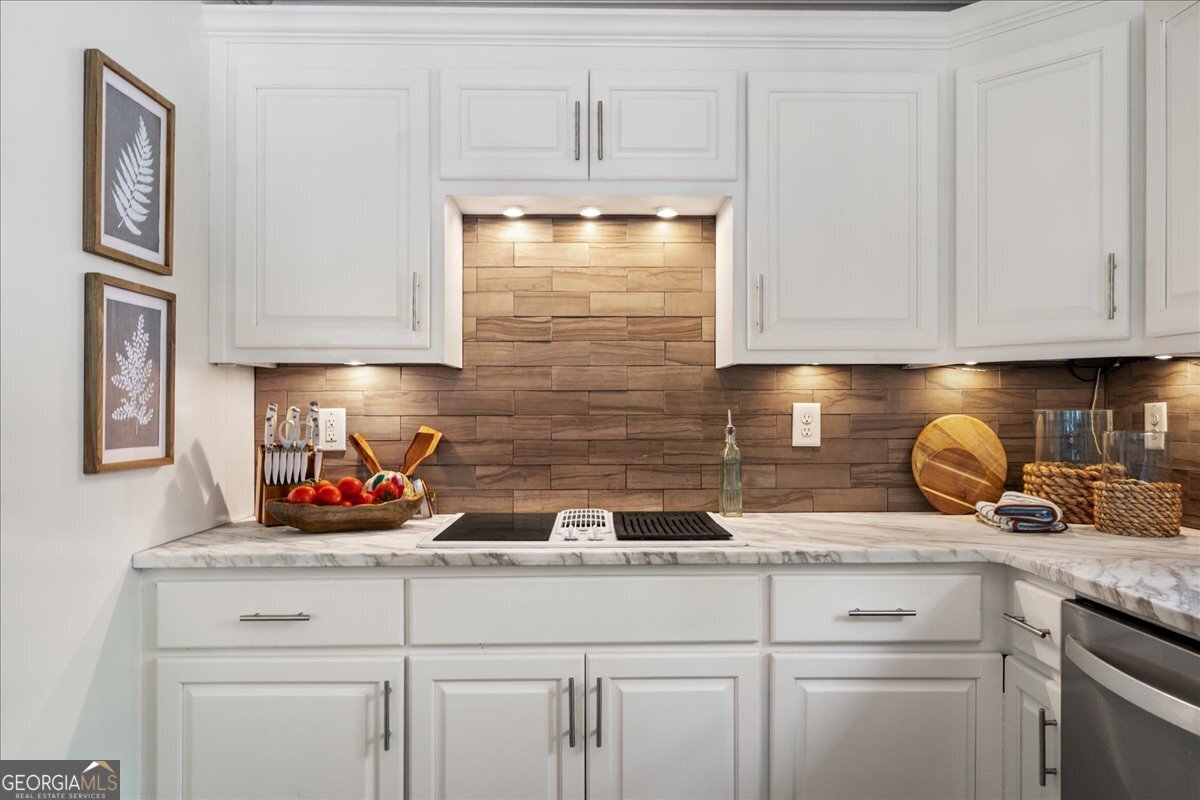 6680 Woodlake Drive Flowery Branch GA 30542