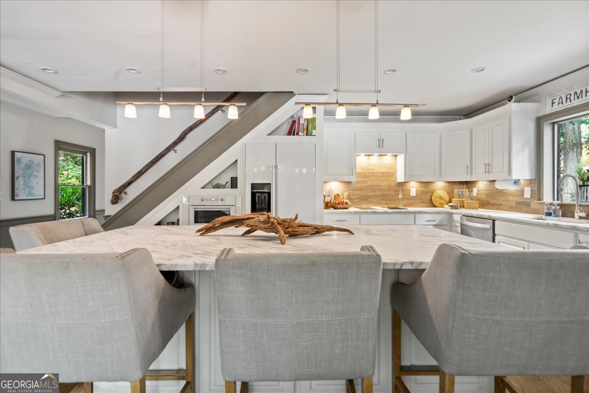 6680 Woodlake Drive Flowery Branch GA 30542