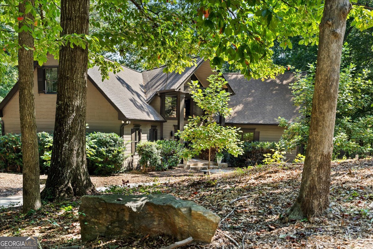 6680 Woodlake Drive Flowery Branch GA 30542
