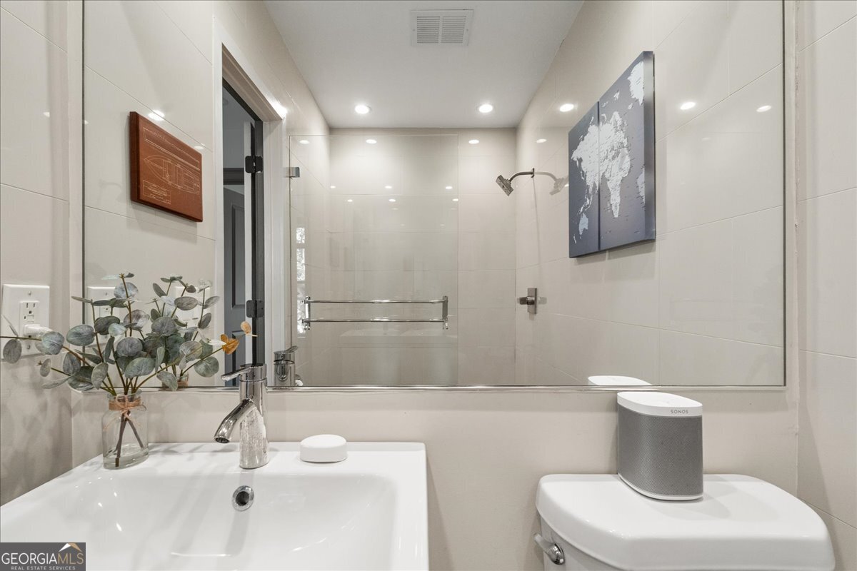 6680 Woodlake Drive Flowery Branch GA 30542
