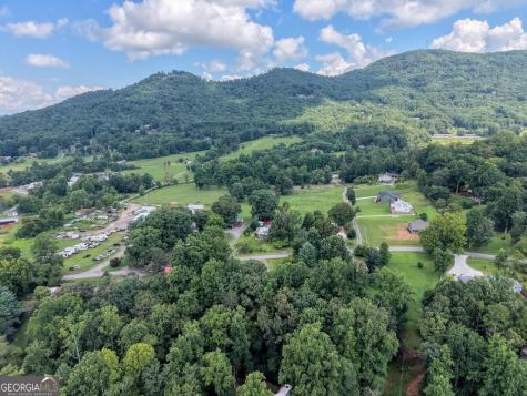 723 Bugscuffle Road Hiawassee GA 30546