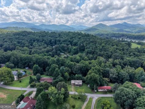 723 Bugscuffle Road Hiawassee GA 30546