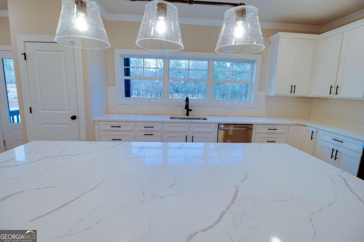 1021 Pointe S Tignall GA 30668