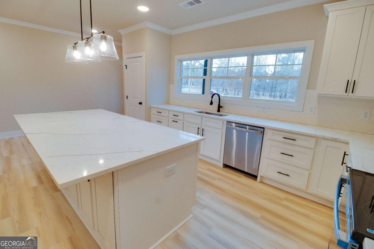 1021 Pointe S Tignall GA 30668