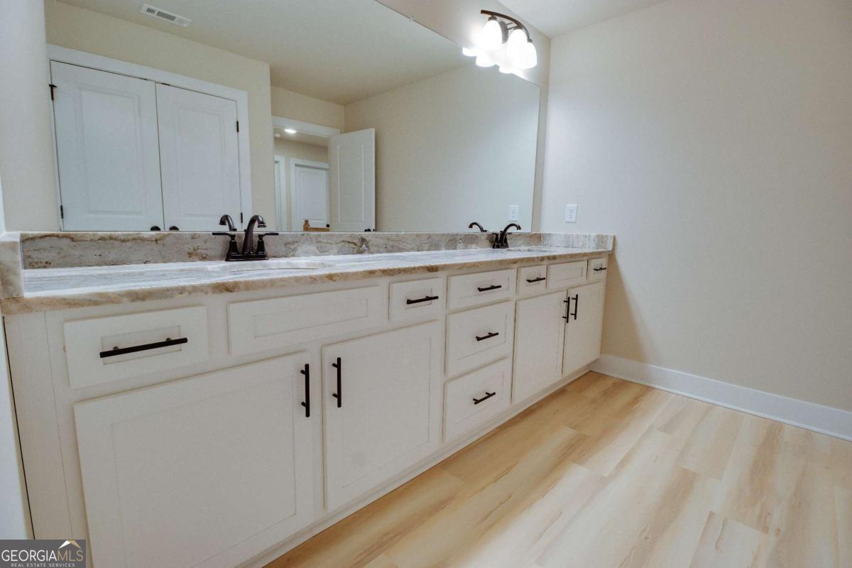 1021 Pointe S Tignall GA 30668