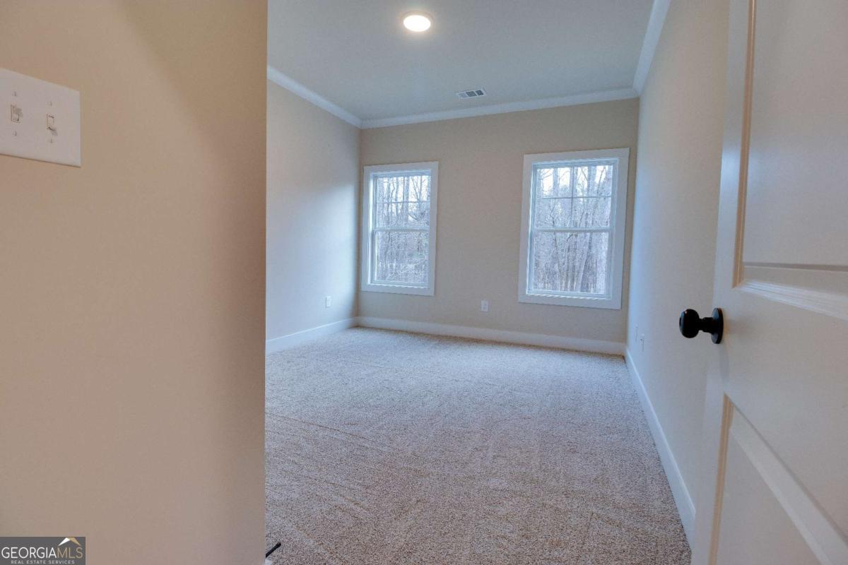 1021 Pointe S Tignall GA 30668