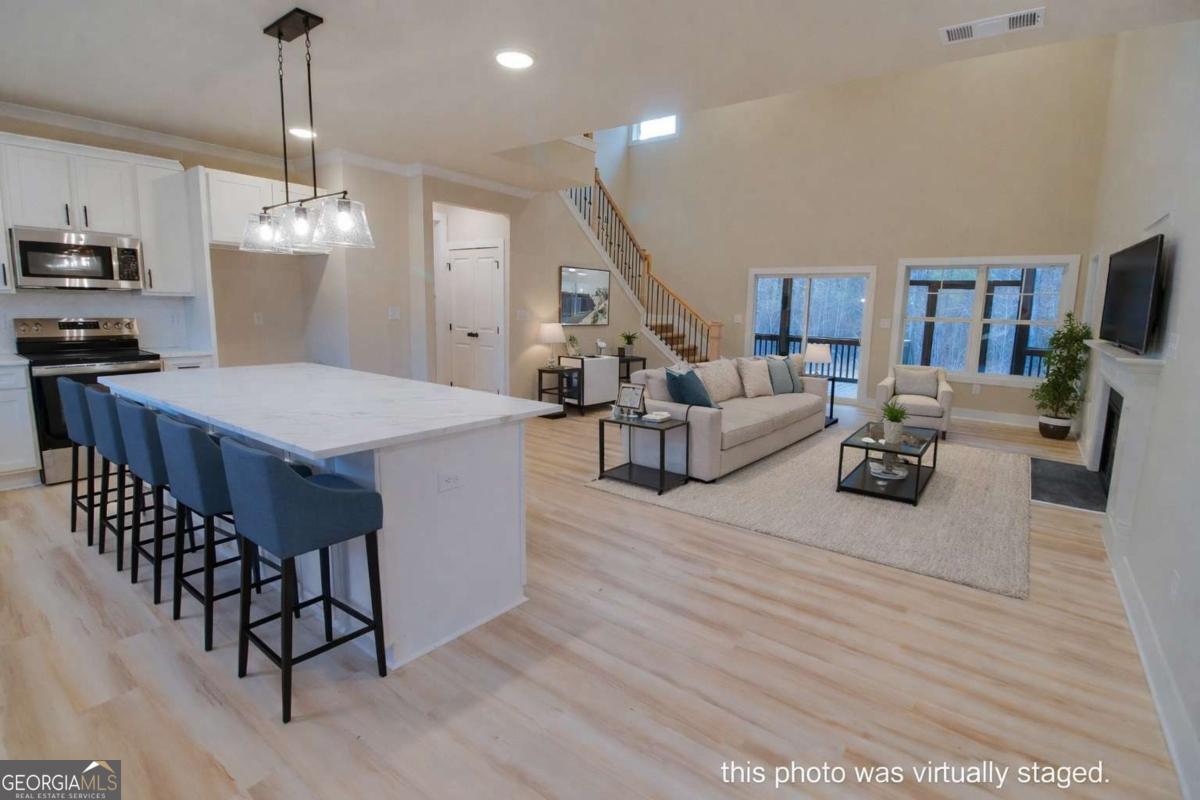 1021 Pointe S Tignall GA 30668