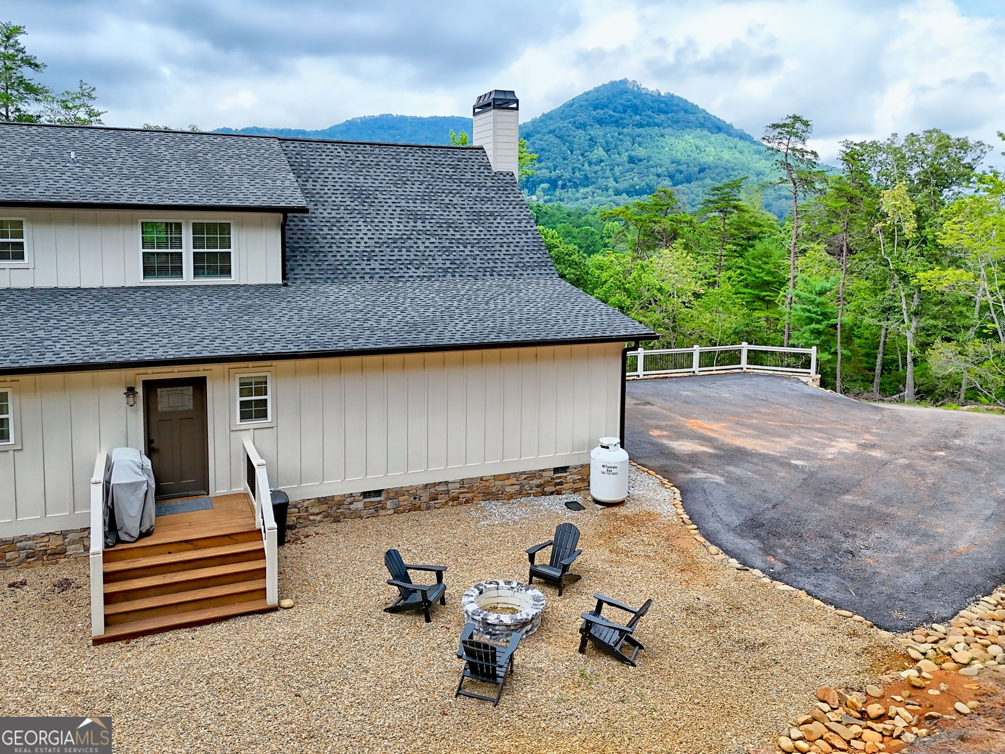 63 Redwood Lane Tiger GA 30576