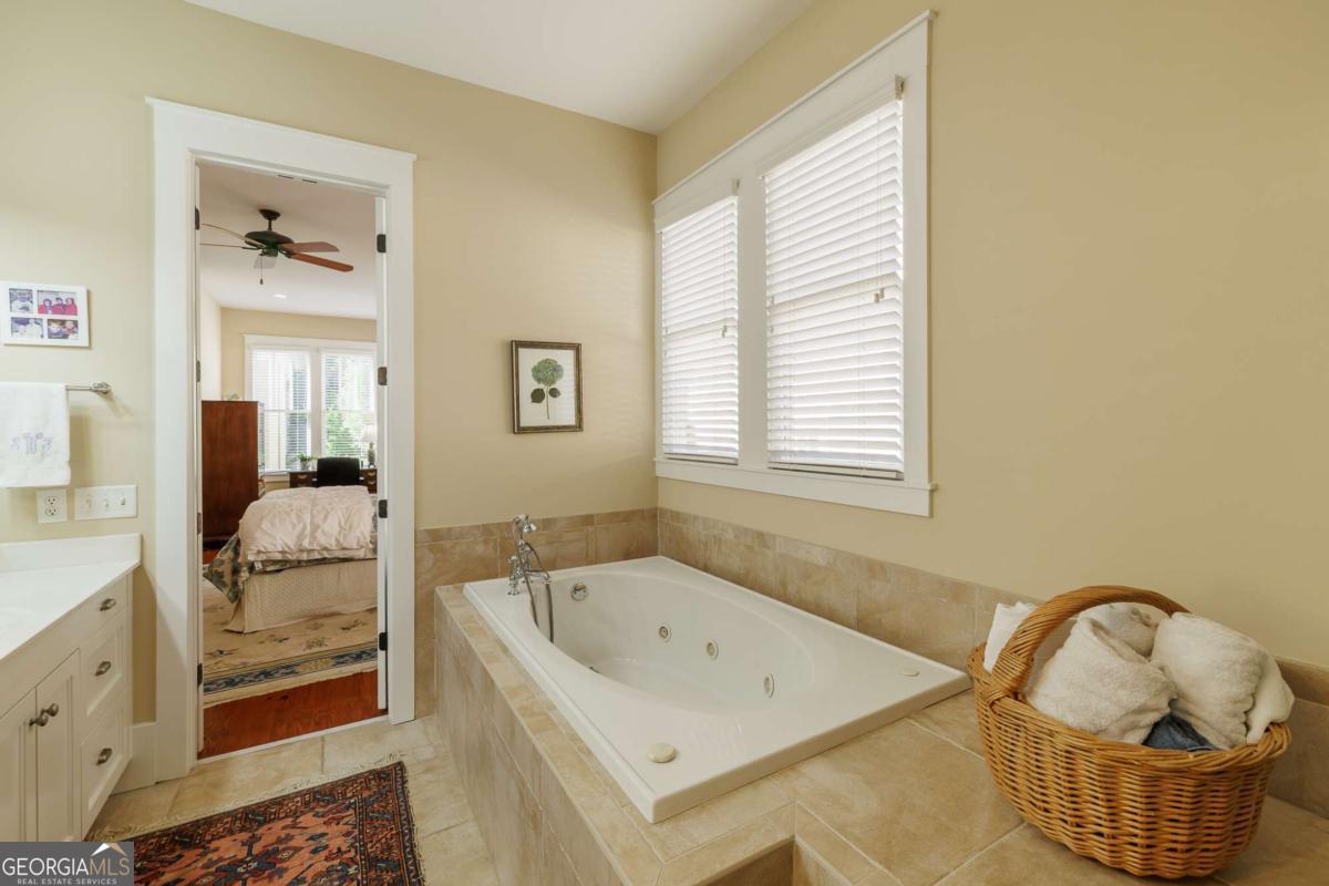 3 Oak Grove Road Athens GA 30607