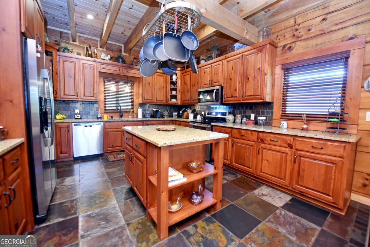 327 Prospectors Pass Ellijay GA 30536