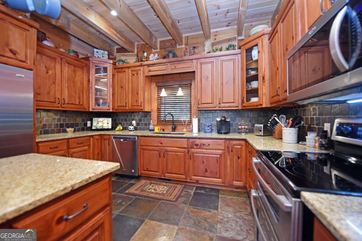 327 Prospectors Pass Ellijay GA 30536