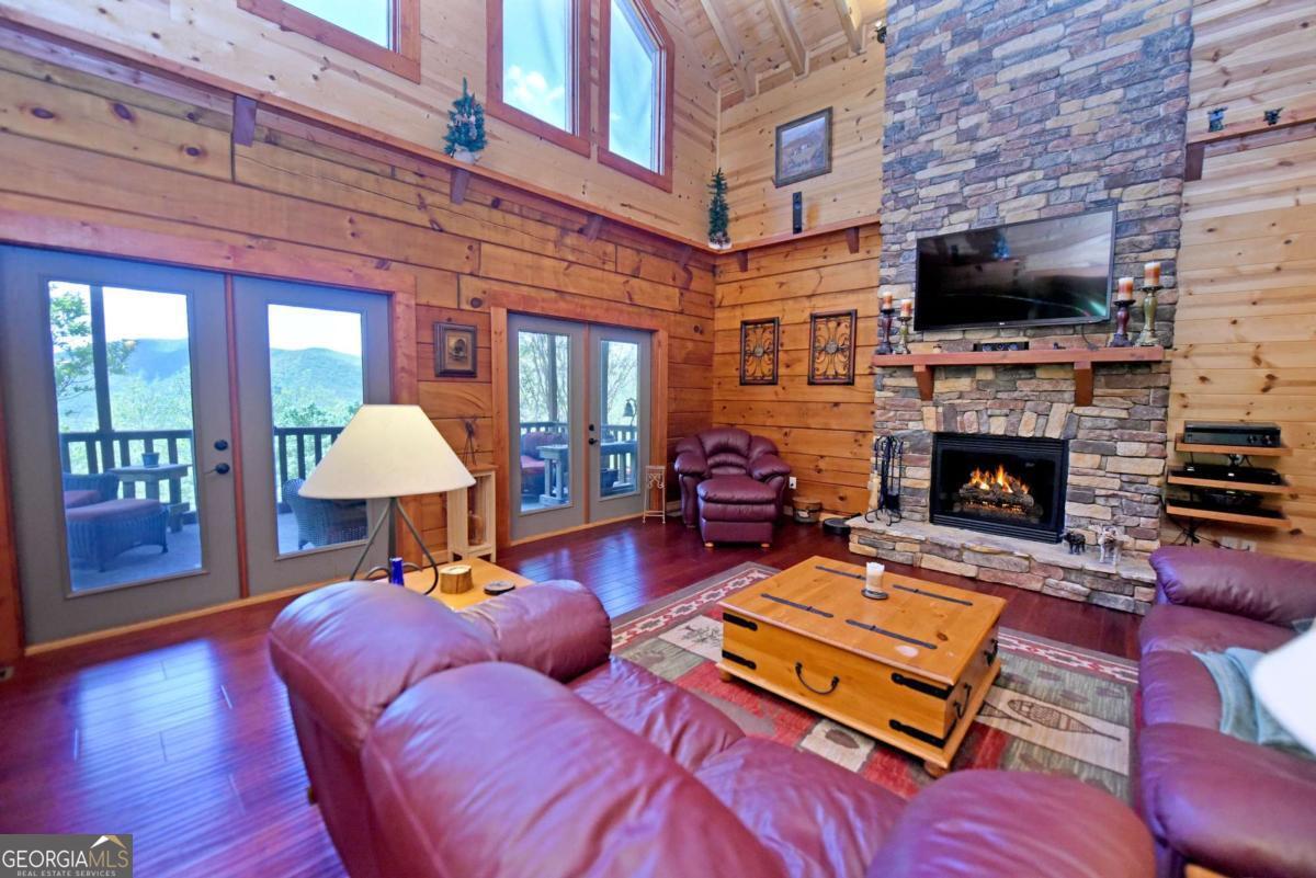 327 Prospectors Pass Ellijay GA 30536